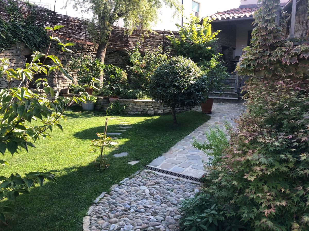 Number 10 Locanda B&B Belvedere Langhe Exterior photo