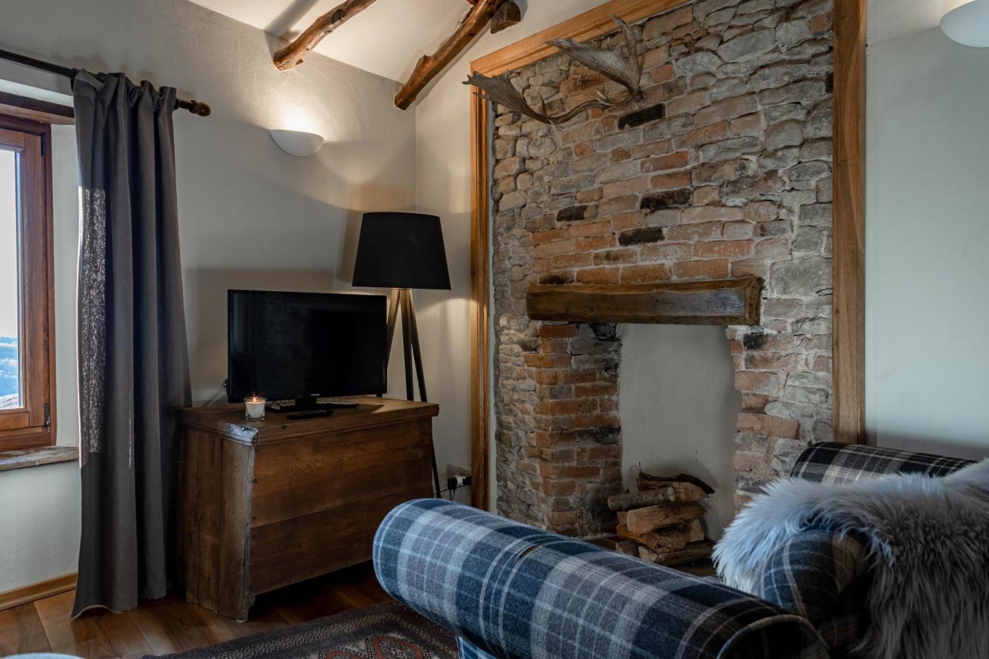 Number 10 Locanda B&B Belvedere Langhe Exterior photo